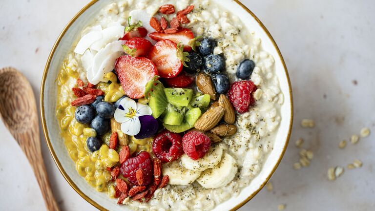 Porridge mit Obst
