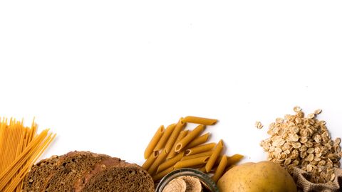 Getreide, Getreideprodukte wie Nudeln und Brot und ein paar Kartoffeln