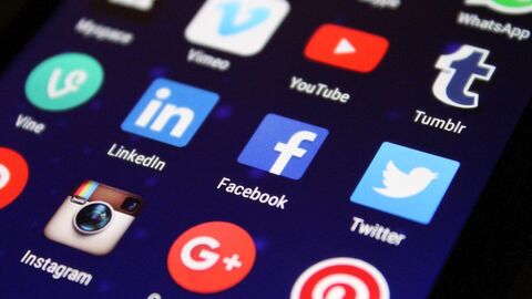 Icons von Social Media Apps auf dem Smartphone