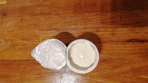 Joghurtoberfläche von weitem betrachtet ...