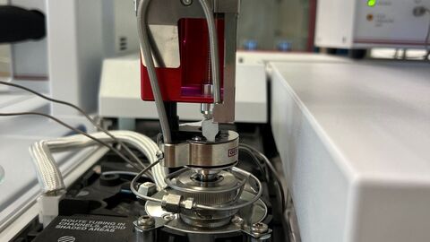 Probeninjektor am Gaschromatographen Probeninjektor am Gaschromatographen