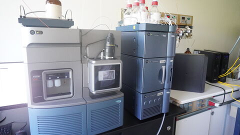 Flüssigkeitschromatograph mit Massenspektrometer Flüssigkeitschromatograph mit Massenspektrometer